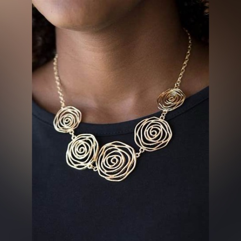 Paparazzi Gold Spiral Rose Necklace